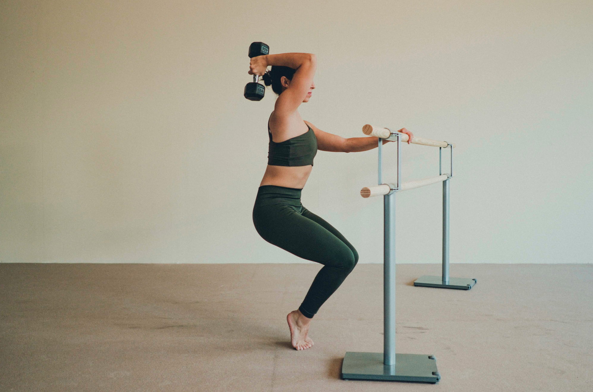 Barre como complemento al yoga en YogaOne