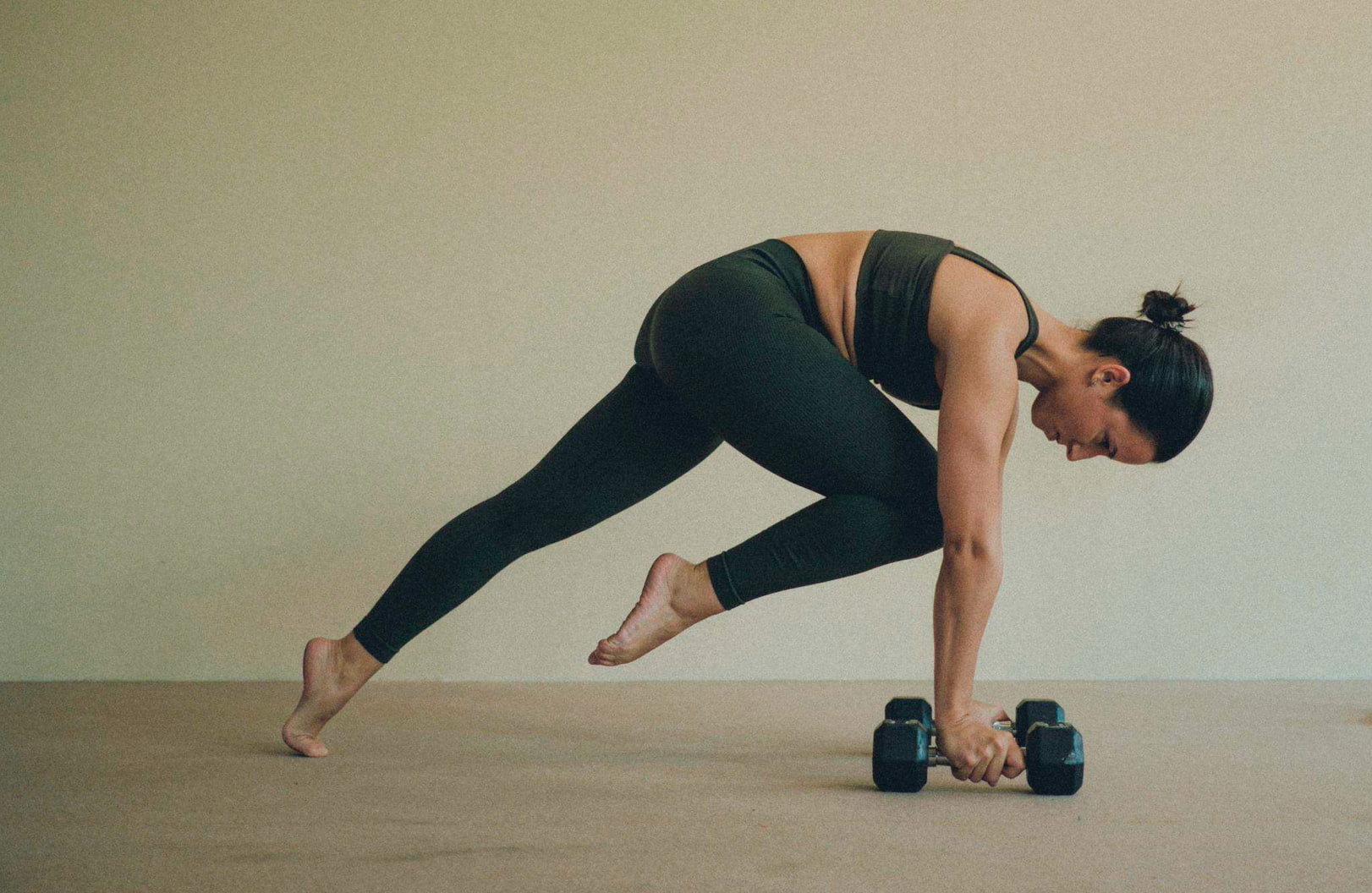 Pilates como complemento al yoga en YogaOne